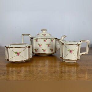 Sadler Teapot Creamer Sugar Bowl set Ditsy Rose Rosebud Vintage England Elegant